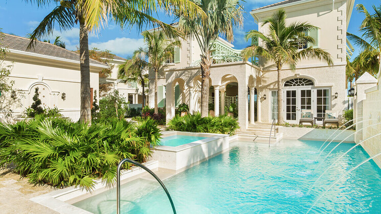 Four Bedroom Private Villa Oceanfront  